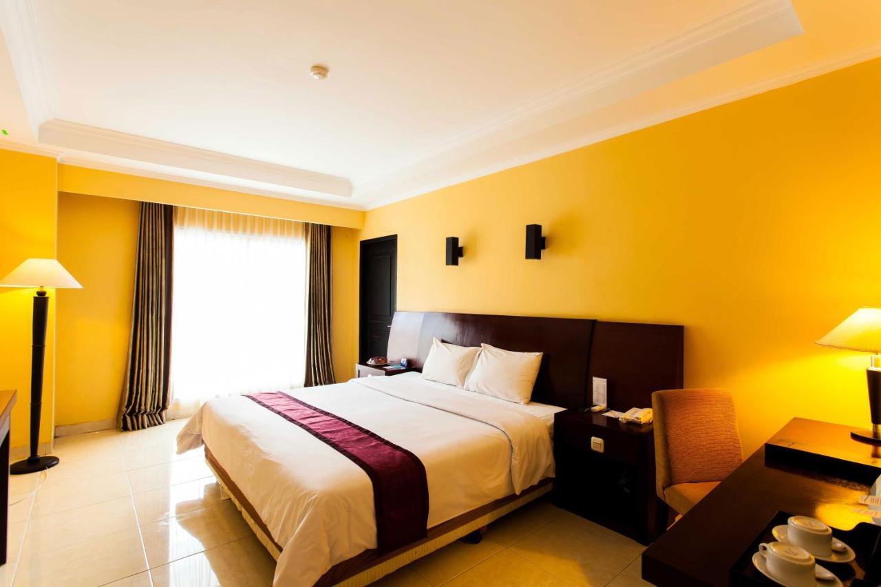 Aston Niu Manokwari Hotel & Conference Center Exterior photo